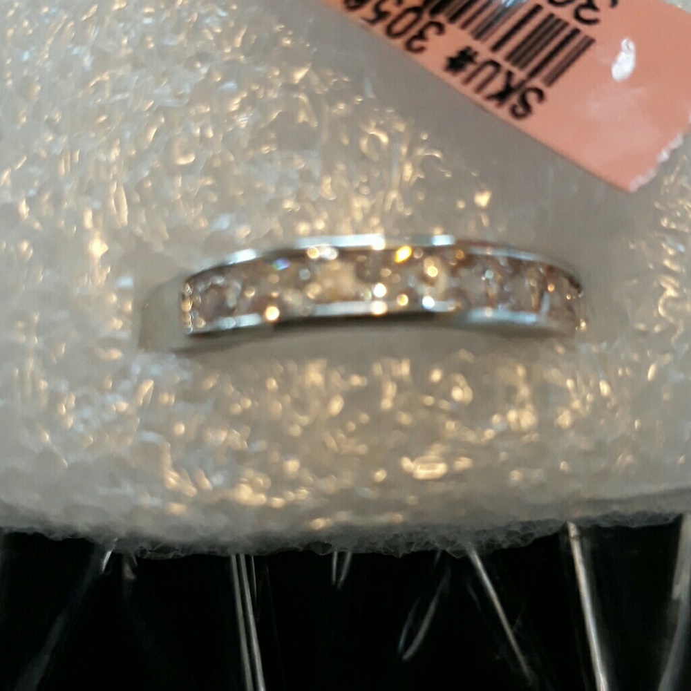 SET OF 2 DIAMOND CZ RINGS - Picture 3 of 3